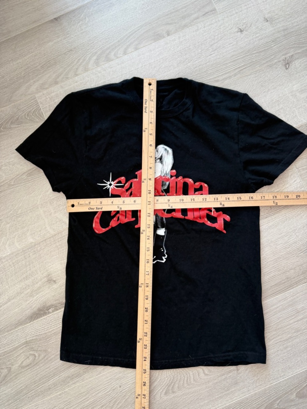 Sabrina Carpenter Short n Sweet Red Logo Graphic Tee Black Medium Official Merch - Picture 4 of 5
